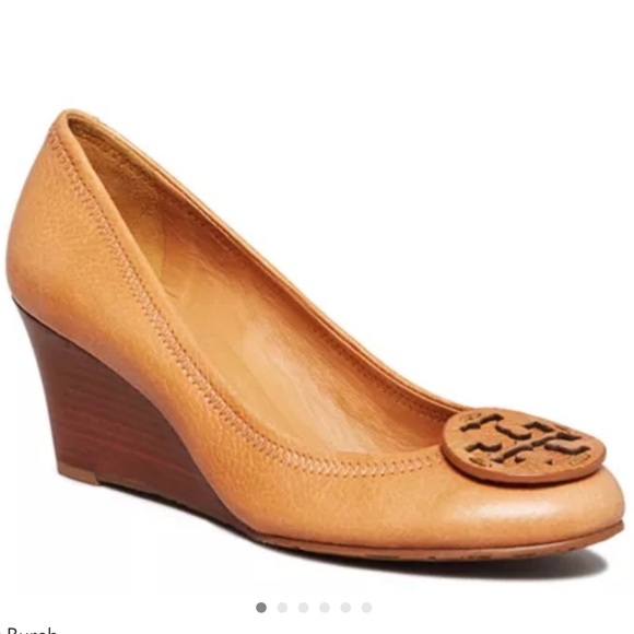 Tory Burch Tan Sally Wedge size 9